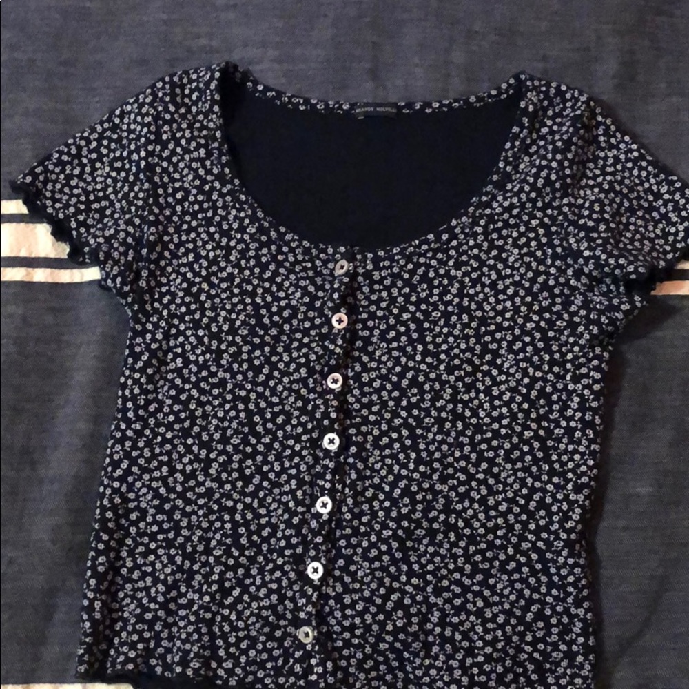 Brandy Melville Floral Zelly Top